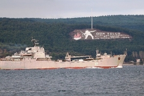 Rus savaş gemisi Çanakkale Boğazı'ndan geçti - Dünya