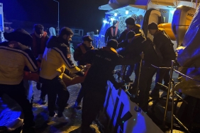 Gökçeada’da beyin kanaması geçiren hastayı Sahil Güvenlik tahliye etti