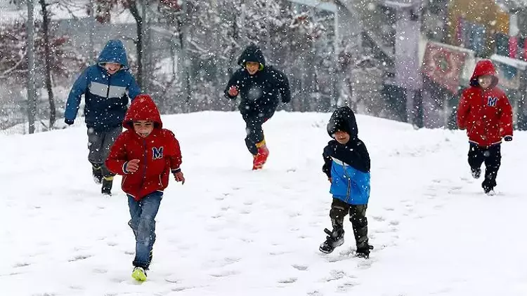 Çanakkale'de kar yağışı sebebiyle bazı okullar tatil edildi