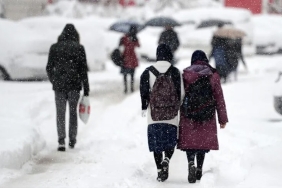 Biga'da kar yağışından dolayı bazı okullar tatil edildi