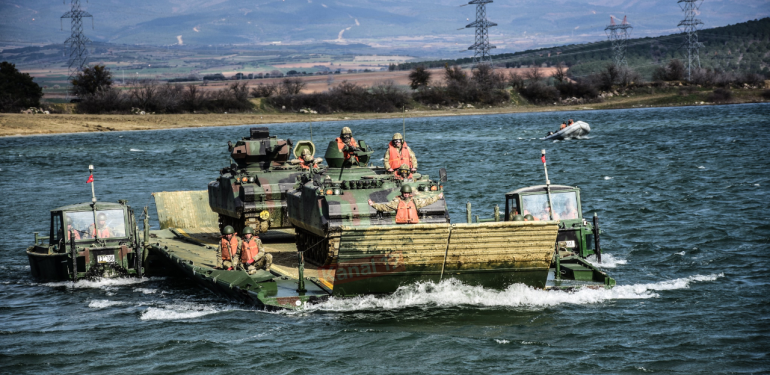 Çanakkale’de asker çıkartma tatbikatı yapıldı