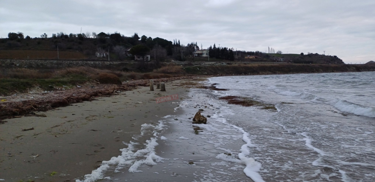 Çanakkale’de bir noktada daha deniz 5 metre çekildi