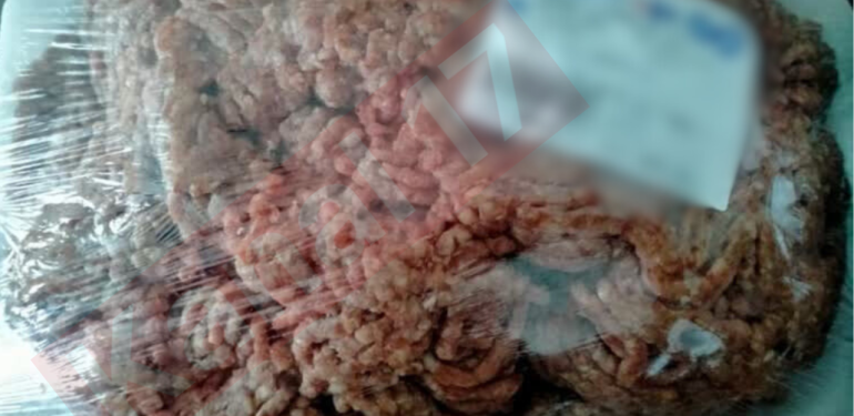 Çanakkale’de dev market zincirinden aldığı kıyma çürük çıktı
