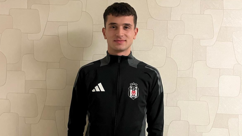Çanakkaleli sporcu Beşiktaş’a transfer oldu