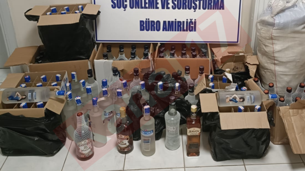 Gelibolu'da evlere yapılan baskında çok sayıda kaçak Bulgar içkisi ele geçirildi