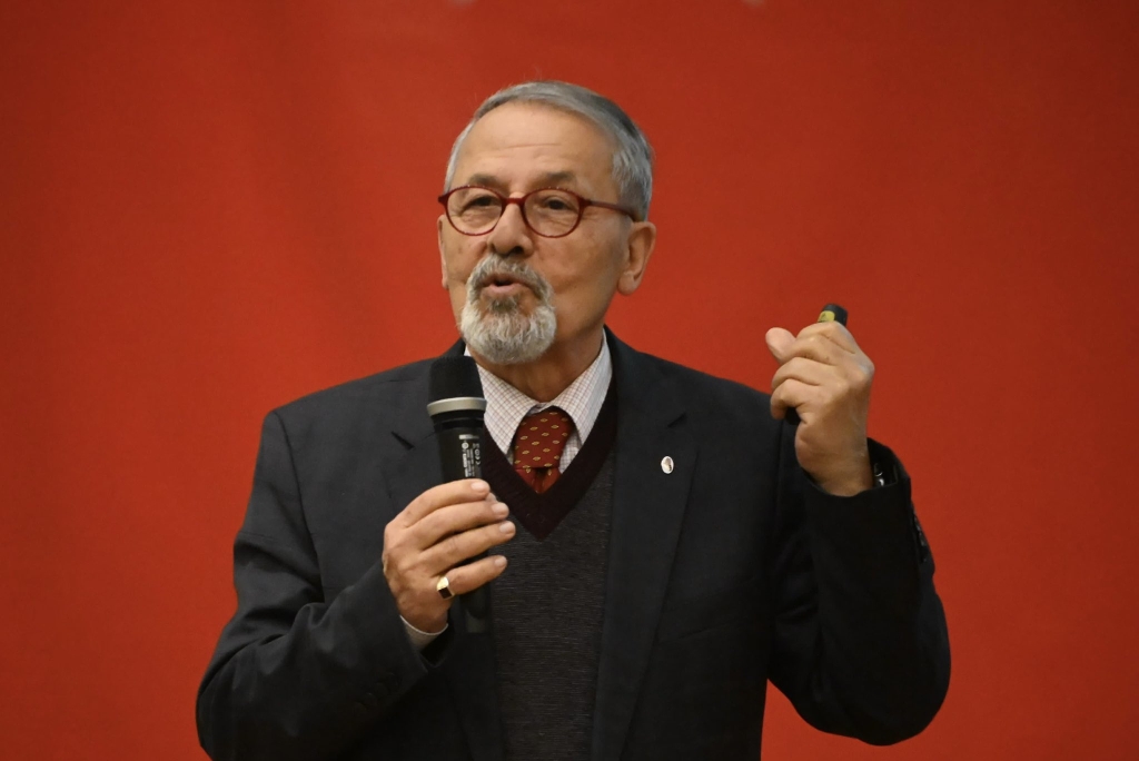 Naci Görür: “Çanakkale çürük alana kurulmuş”