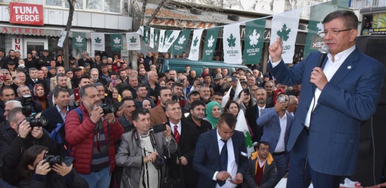 Ahmet Davutoğlu bugün Çanakkale’ye geliyor