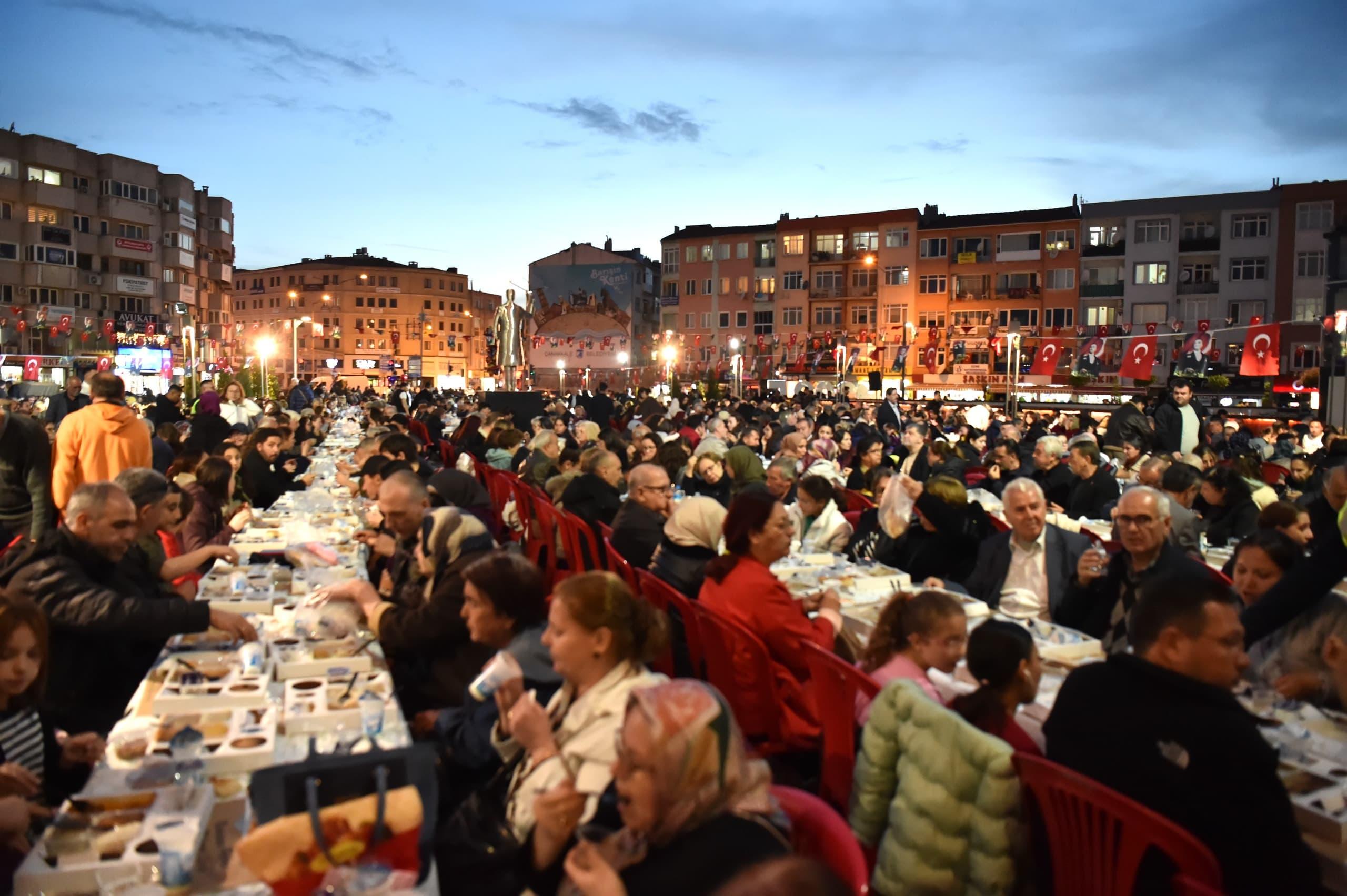 Çanakkale Belediyesi'nden 3 bin 500 kişilik iftar