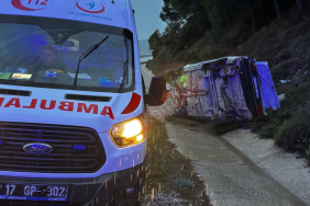 Çanakkale'de araba yan yattı 6 yaralı