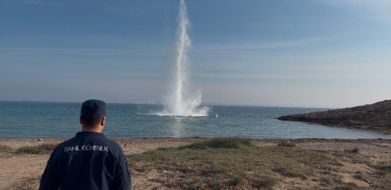 Çanakkale’de denizde bulunan İngiliz mayını imha edildi
