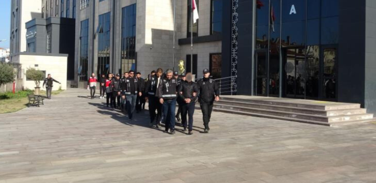 Çanakkale’de otelde balyozla kavgaya karışan 10 şüpheli serbest kaldı