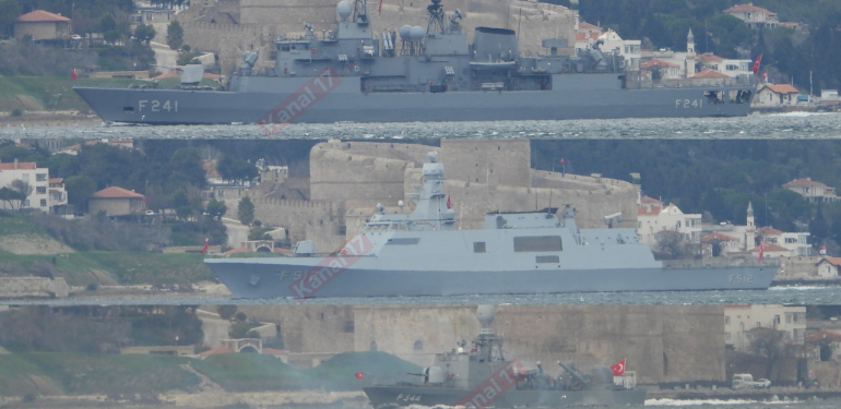 Donanma gemileri Çanakkale Boğazı’dan geçti