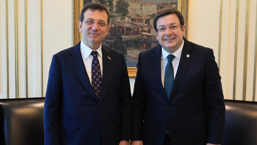 Ekrem İmamoğlu'na ilk destek Çanakkale'den