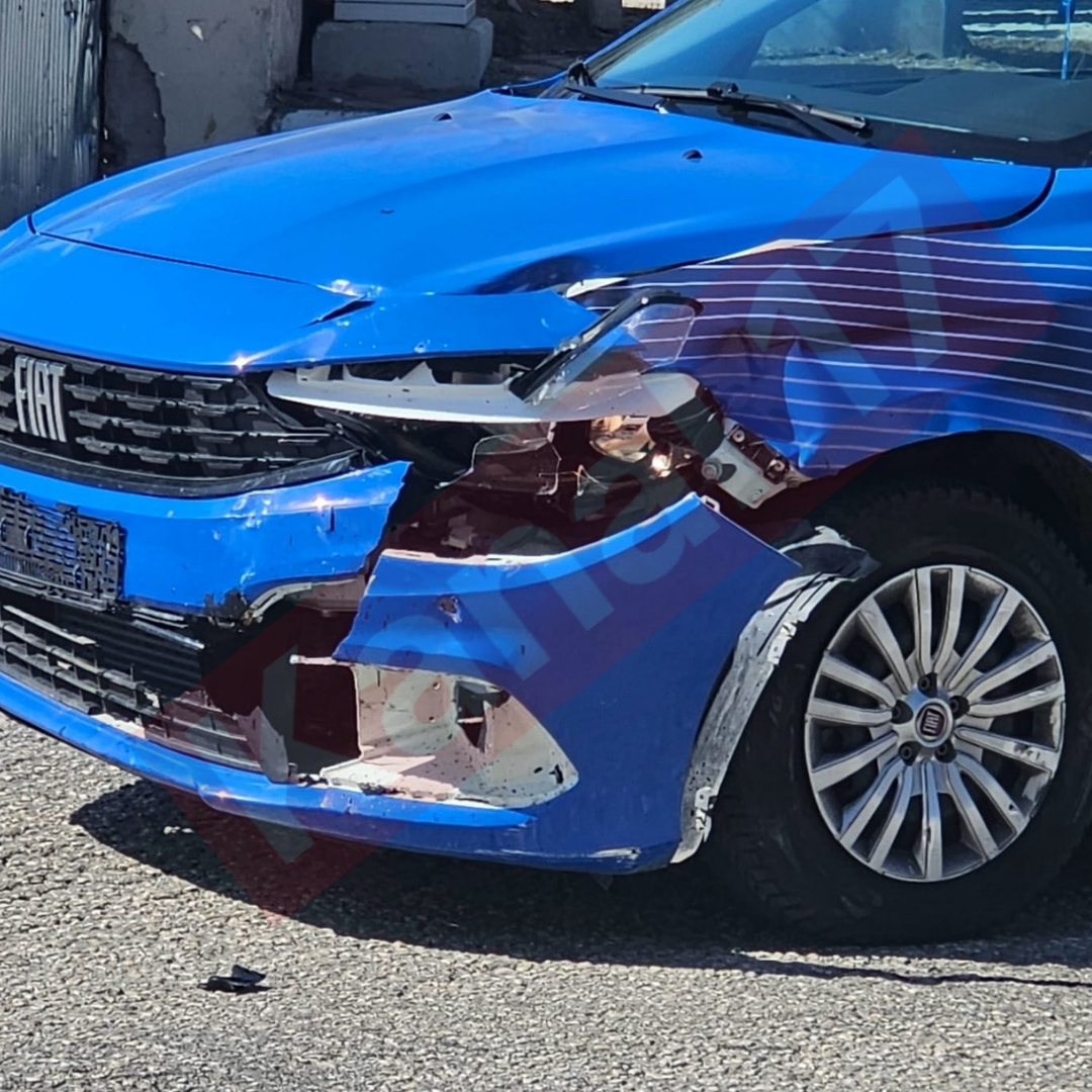 Gelibolu’da kırmızı ışıkta geçen arabaya motosikletli çarptı