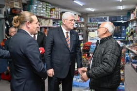 Müsavat Dervişoğlu Lapseki'de esnafları gezdi