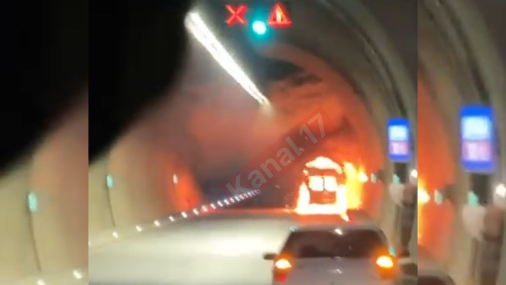 Çanakkale'de ambulans alev alev yandı!