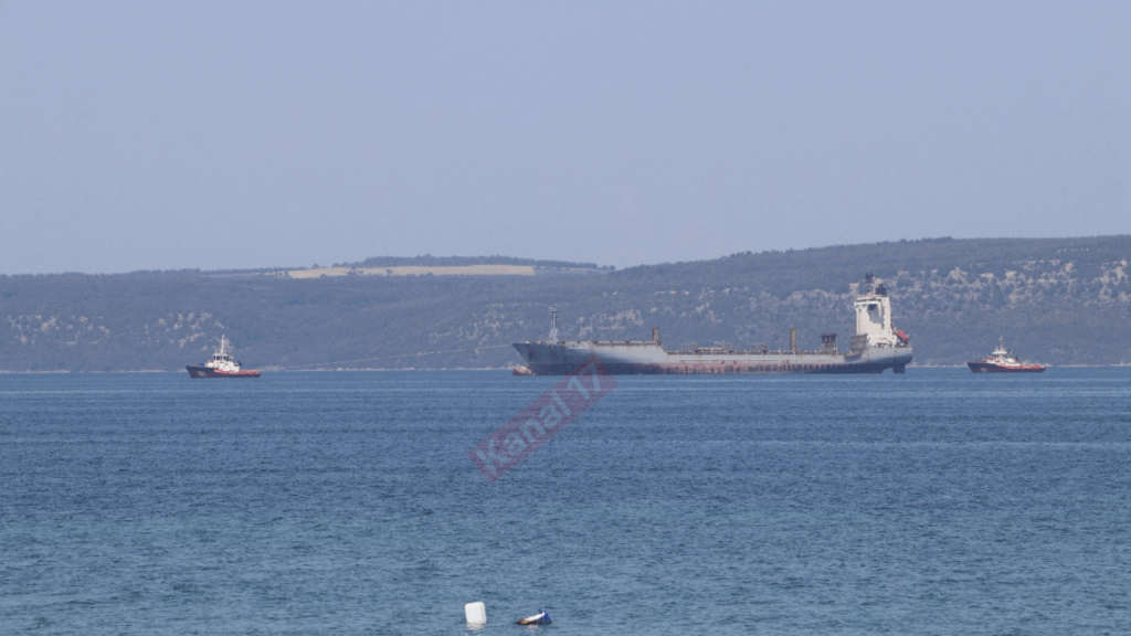 Çanakkale Boğazı'nda gemi arızalandı