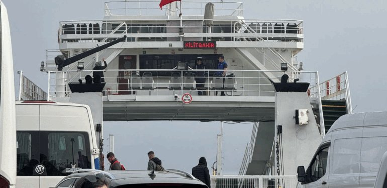 Çanakkale’de feribot seferleri durduruldu
