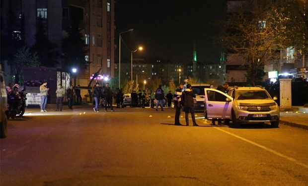 Çanakkaleli polis memuru silahlı kavgada yaralandı