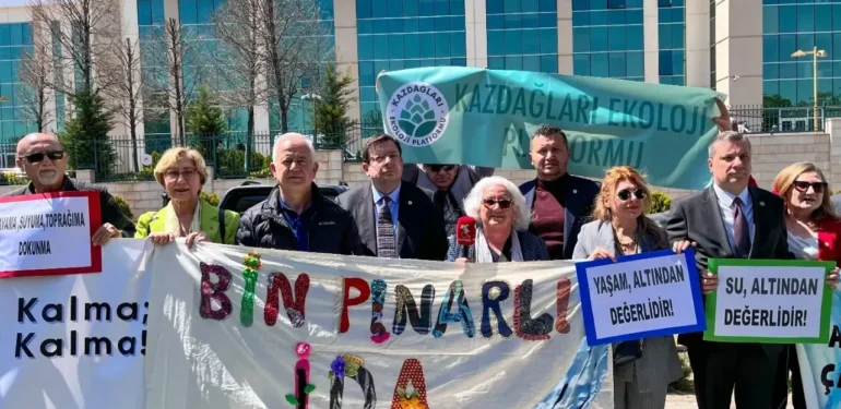 Çanakkaleliler Ankara’da su ve doğa için eylem yaptı: “Madene verecek suyumuz yok!”
