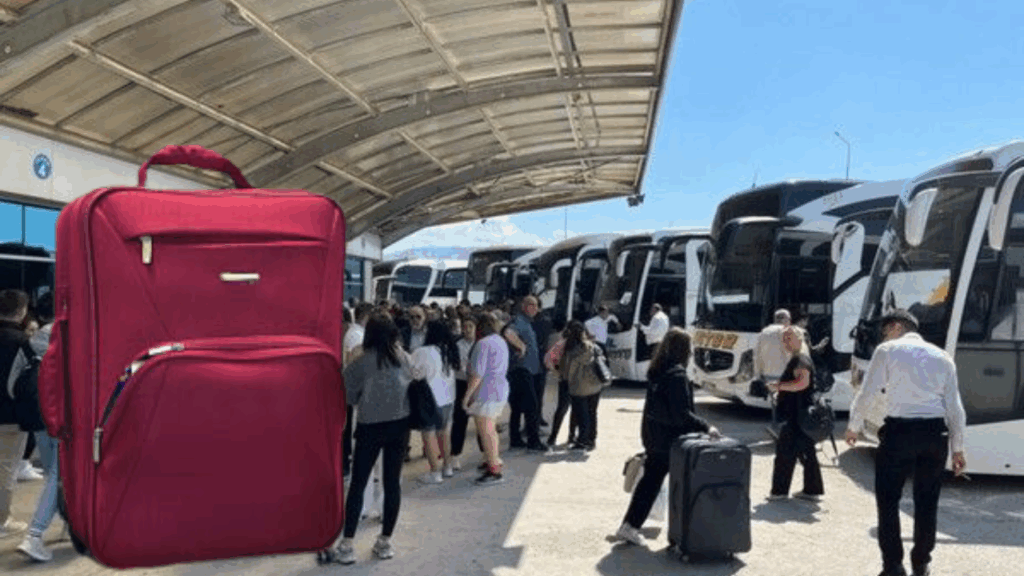 Çanakkale'de başkasının bavulu alıp içindeki eşyaları çaldı