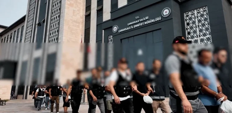 İstanbul’dan Çanakkale’ye göçmen getiren 3 kaçakçı tutuklandı
